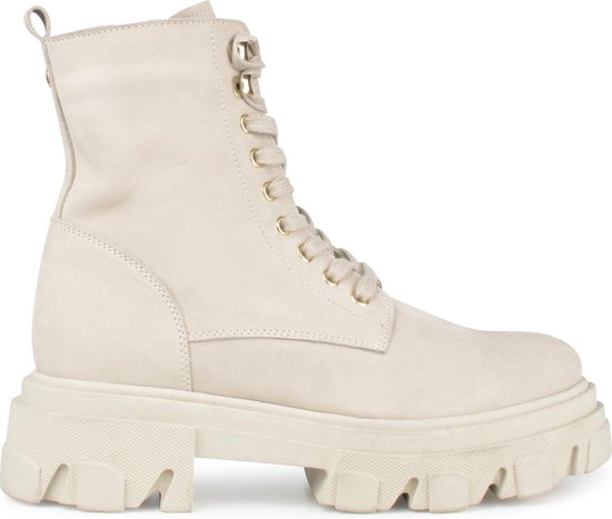 Schoenentrend 2021: zomers beige