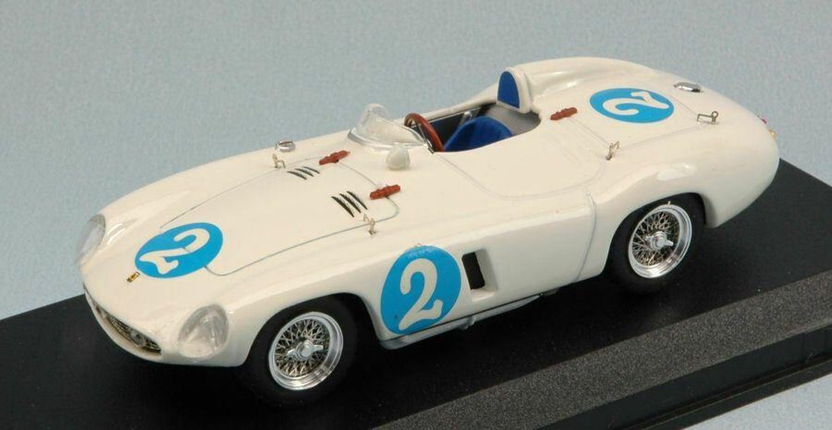 De 1:43 Diecast Modelcar van de Ferrari 750 Monza #2 van de Palm Sping in 1956. De bestuurder P. Hill. De fabrikant van het schaalmodel is Art-Model. Dit model is alleen online verkrijgbaar