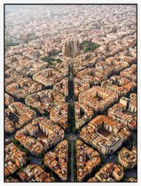 De Sagrada Familia midden in Eixample in Barcelona - Foto op Akoestisch paneel - 60 x 80 cm