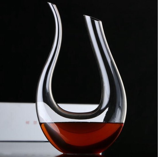 Decanteer karaf - Decanteerkaraf - Luxe Karaf 1,5 L - Wijn Karaf - Wijn Accessoires - U-Vorm - Kristal glas - Kerstcadeau Decanteer karaf - Decanteerkaraf - Luxe Karaf 1,5 L - Wijn Karaf - Wijn Accessoires - U-Vorm - Kristal glas - Kerstcadeau