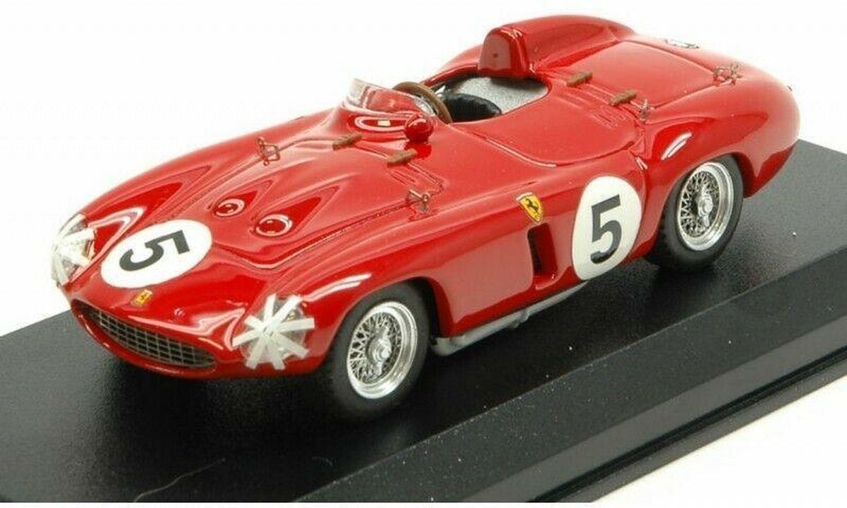 De 1:43 Diecast Modelcar van de Ferrari 850S Spider #5 van de Tourist Trophy in 1955. De coureurs waren Hawthorn en Trintignant. De fabrikant van het schaalmodel is Art-Model. Dit model is alleen online verkrijgbaar