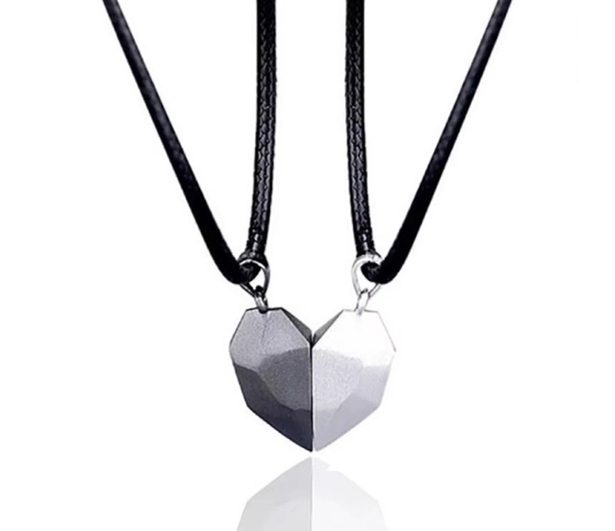 Actie4you® - Hartjes Ketting - Magnetisch - Vriendschap Cadeau - Vriendschapsketting Voor 2 - BFF Ketting - Koppel Ketting - Koppel Cadeau – Deel ketting - Zilver/Zwart