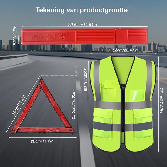 Dichte Omhooggaand Van Een Rode Gevarendriehoek Op De Weg Voor Een Auto Na Ongeval Image121124292