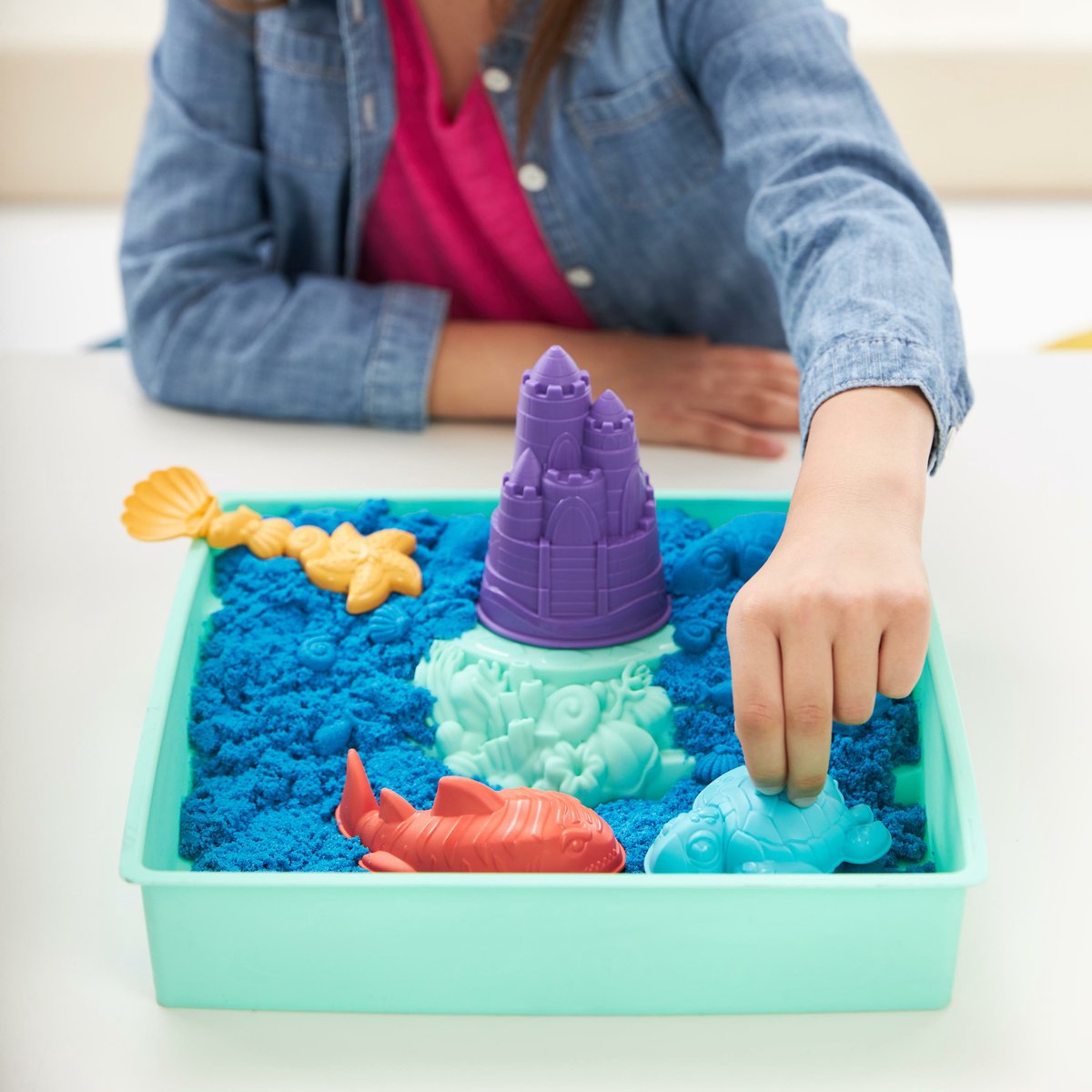 Kinetic Sand - Zandbak-set met 454 g speelzand 4 vormen en gereedschap - Sensorisch speelgoed - stijlen kunnen variëren — afbeelding 6