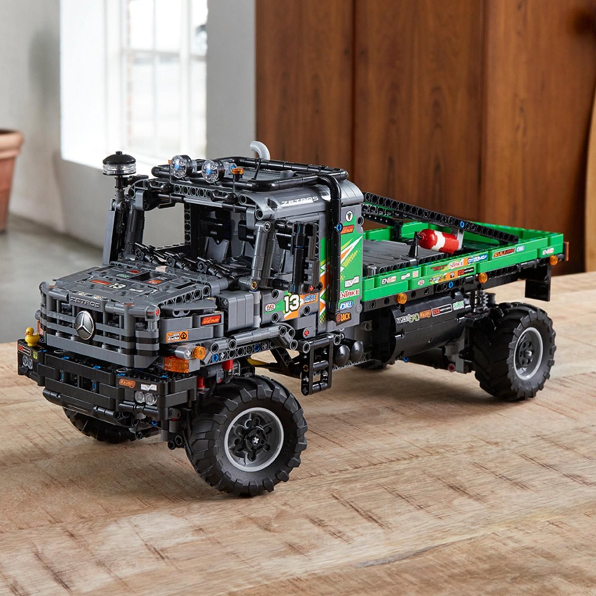 LEGO Technic 4x4 Mercedes-Benz Zetros Trial Truck met app-besturing 42129 — afbeelding 4