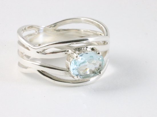 Bague ajourée en argent avec topaze bleue - taille 19