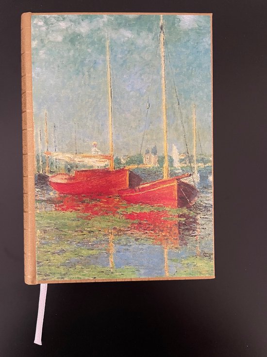 Notitieboek met kaft van Claude Monets 'Rode Boten bij Argenteuil', met twee rode boten en hun reflectie.