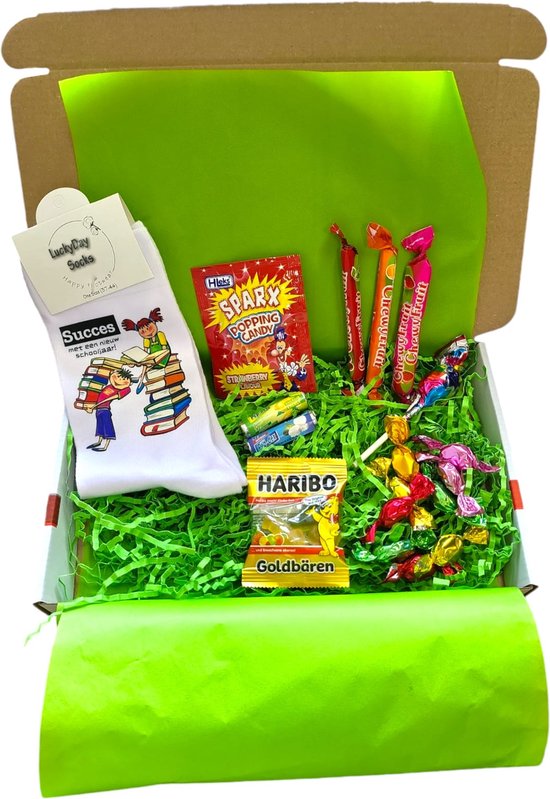 Cadeau box – School – Gefeliciteerd - Studie - Bedankt Juf - Bedankt Meester - Verrassings Pakket – Geslaagd - Verjaardag - Gift box - Grappig - Cadeau voor vrouw man – Kado – Sokken - Verjaardags cadeau - Geschenkdoos –LuckyDay Socks - Maat 36-40