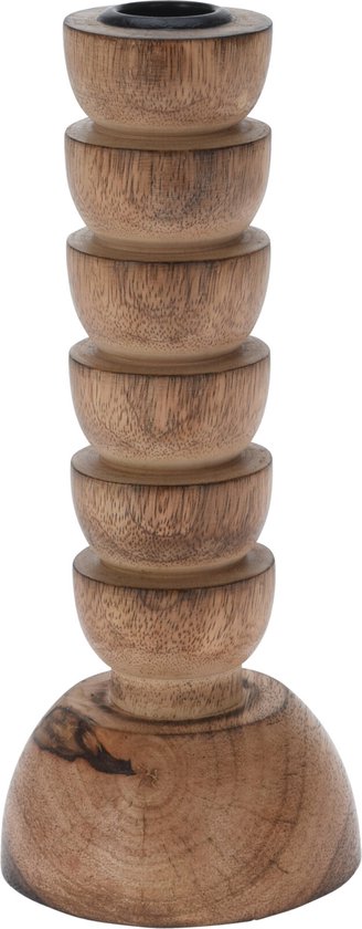 Houten kandelaar met een stapel komvormige secties en een brede basis.