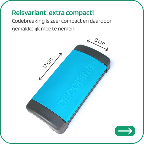 Een gesloten, compacte reisversie van het spel 'Code Breaking' in de kleuren grijs en blauw, met de afmetingen 17 x 8 cm. "Reisvariant: extra compact!"