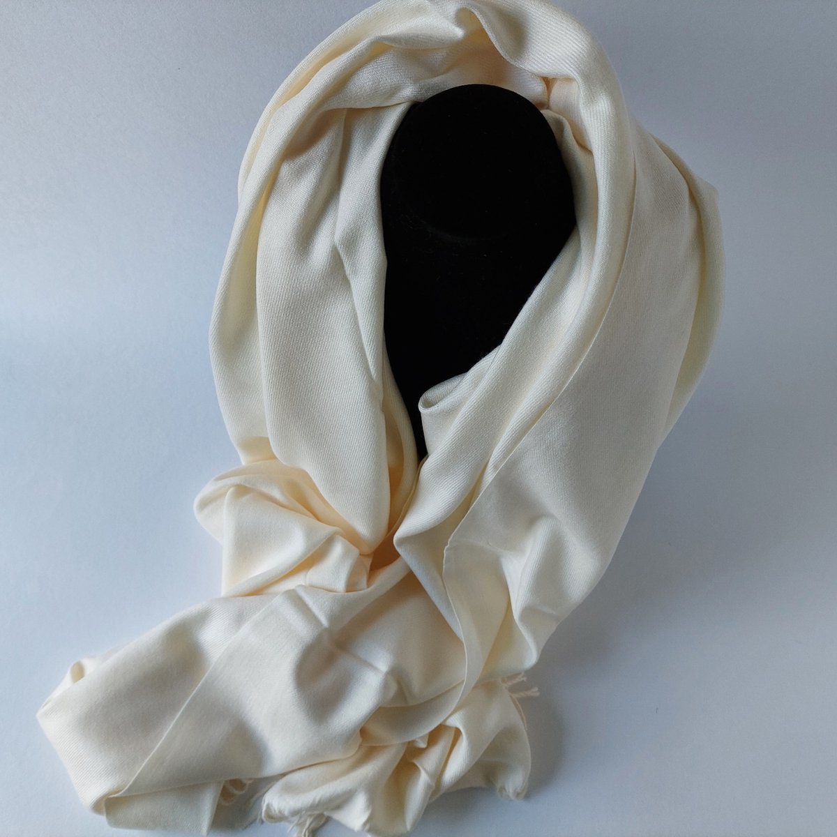 Dames Sjaal Winter – Offwhite/Creme – Viscose/Wol – Effen – Kwastjes