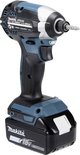 Makita DTD153 slagschroevendraaier met turquoise en zilveren details en zwarte grip.