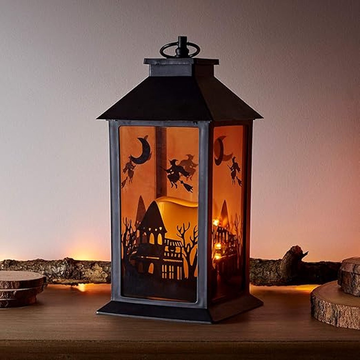 Equivera Halloween Decoratie - Halloween Versiering - Horror Versiering - voor Binnen en Buiten - Spin, Heks, Skelet, Pompoen en Spoken - 2024
