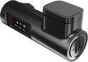 Zwarte AZDome dashcam met een display met tijd en iconen en een USB-C poort.