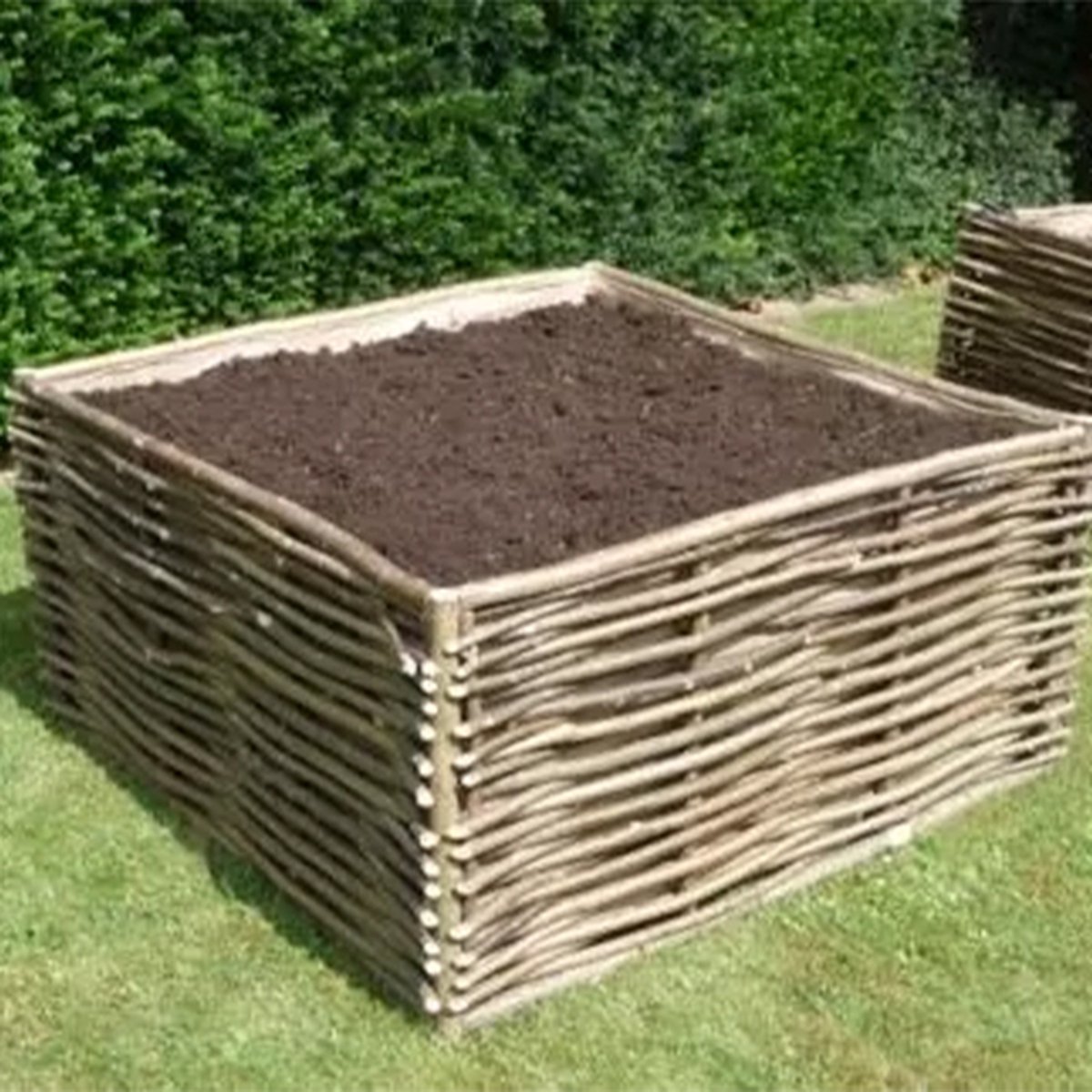 Moestuinbak 90x90x50cm (lxbxh) | plantenbak van hazelaartakken