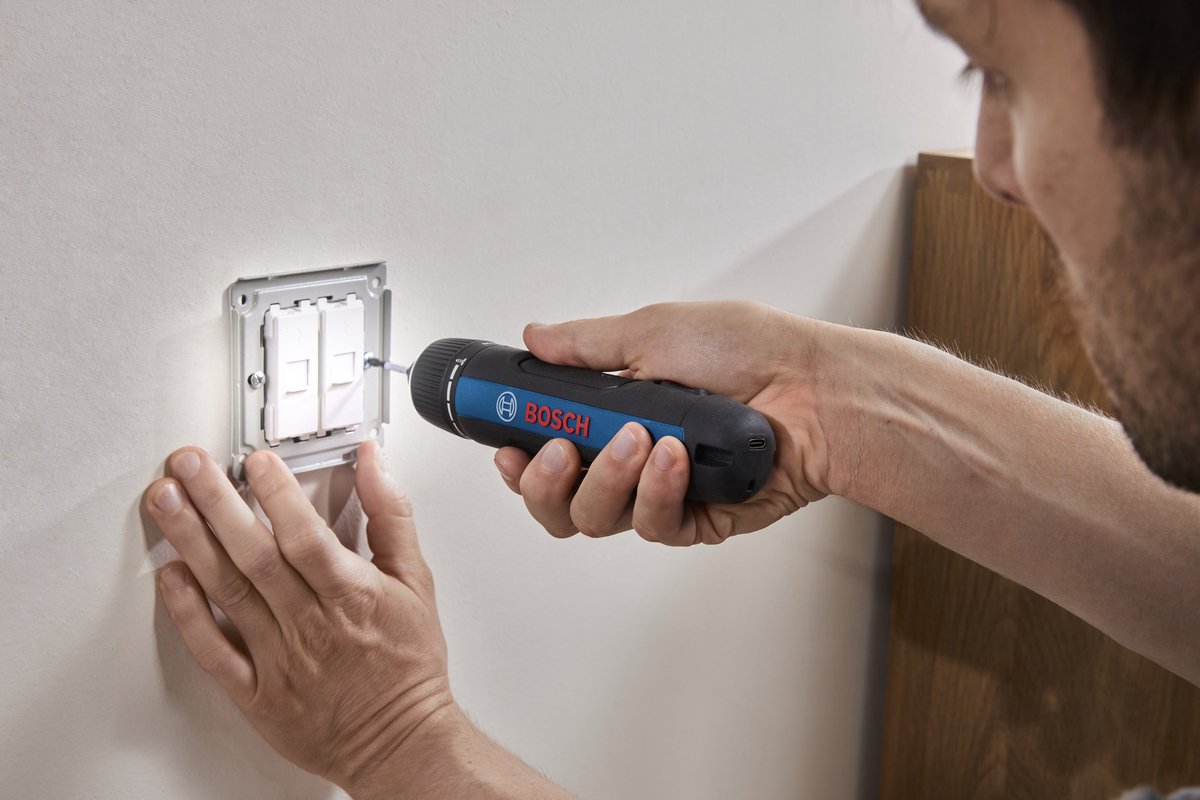 Bosch Professional accuschroevendraaier Bosch GO (incl. 25-delige bitset, USB-laadkabel, L-BOXX