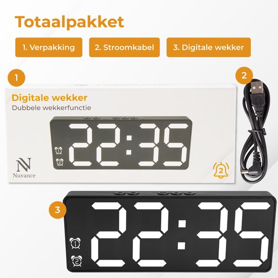Pakketinhoud: een digitale wekker van Nuvance met witte cijfers 22:35, een stroomkabel en de verpakking. Tekst: Totaalpakket.
