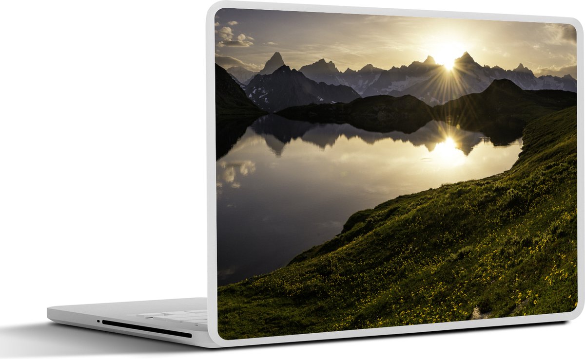 Laptop sticker - 12.3 inch - Zwitserland - Alpen - Water - 30x22cm - Laptopstickers - Laptop skin - Cover