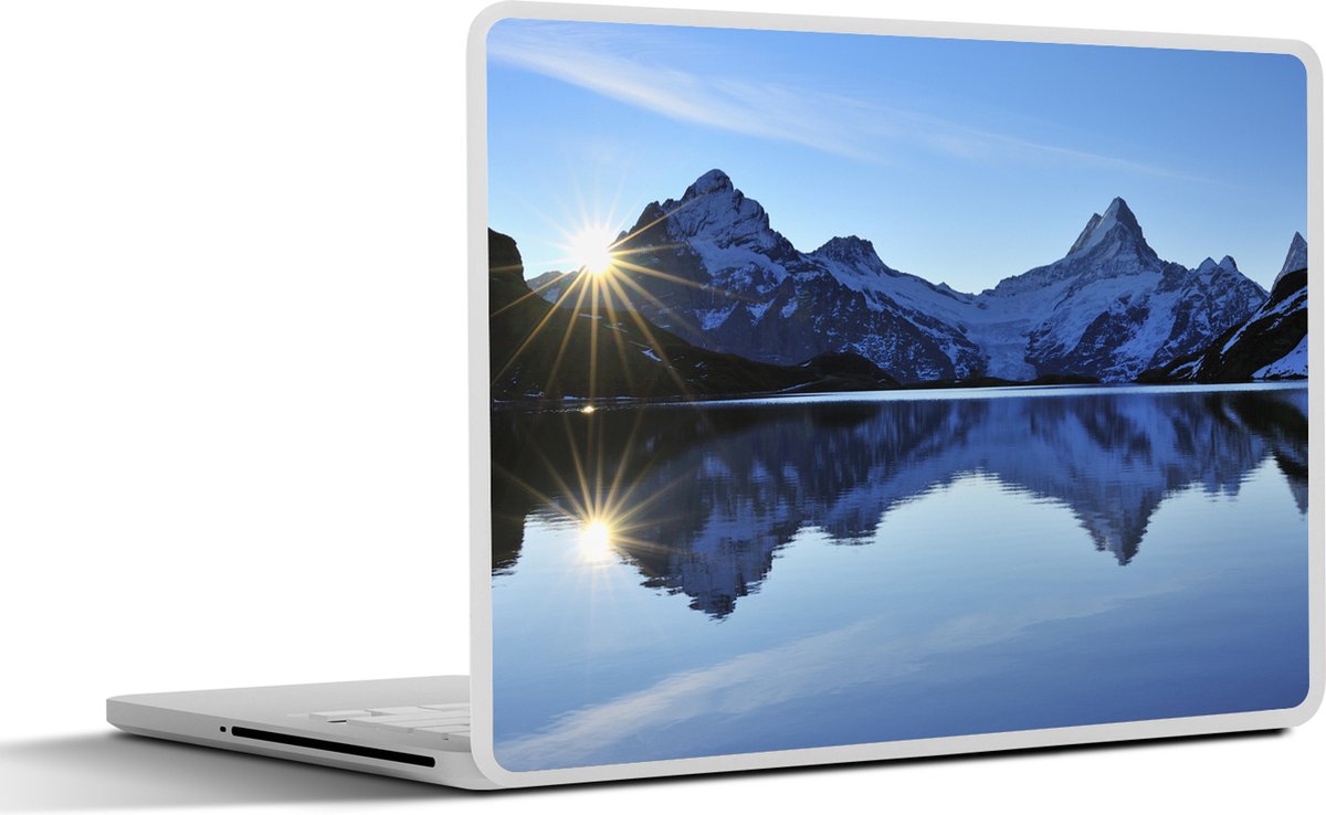 Laptop sticker - 15.6 inch - Alpen - Berg - Water - Sneeuw - 36x27,5cm - Laptopstickers - Laptop skin - Cover