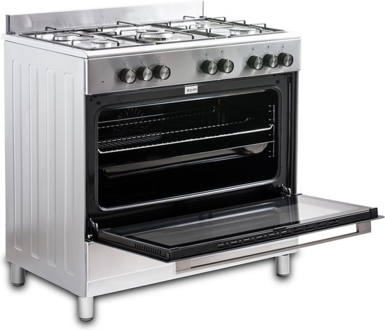 Roestvrijstalen gasfornuis met de ovendeur open, 5 gaspitten en 5 knoppen.