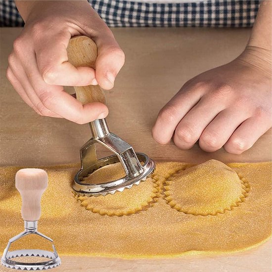Ravioli Cutter Set - Houten Handvat - Geribbelde Rand Roller Wiel - 12 Roestvrijstalen Mallen - Ravioli Pasta Dumplings Koek van Kookfun — afbeelding 2