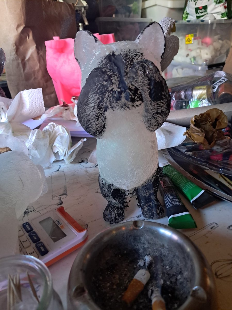 starwolf, beeldje van siamese kitten met pootjes voor haar ogen, geschenk, decoratie