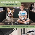 Jongen en corgi zitten op autodeken, tekst "Makkelijk & snel te monteren".