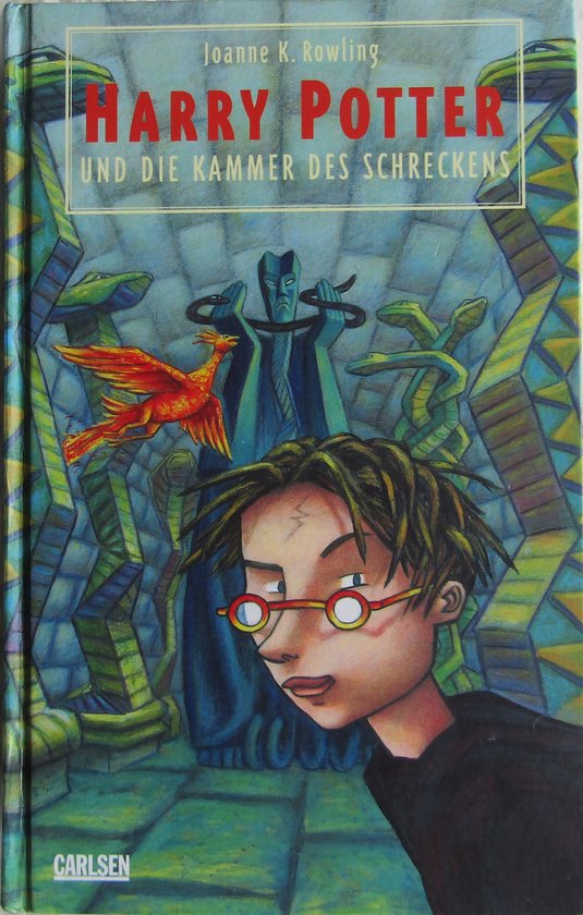 Harry Potter et la Chambre des Secrets, avec au premier plan un garçon portant des lunettes et une cicatrice, et en arrière-plan une figure avec des serpents.