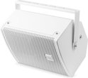 Witte luidspreker met grill aan de voorkant en een metalen handvat aan de bovenkant.