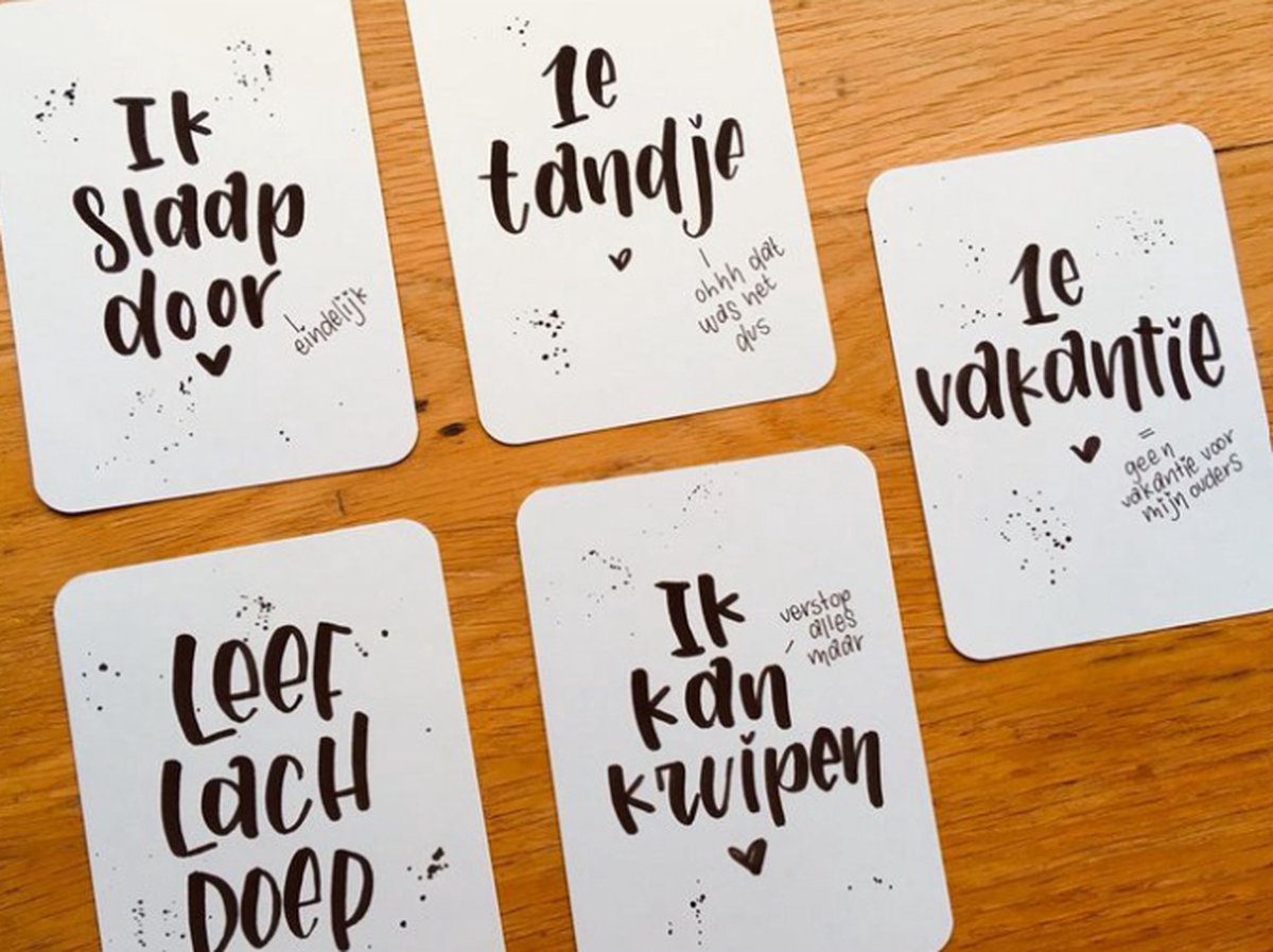 Milestone kaarten met een vleugje humor - baby - kraam cadeau - zwanger - gift - zwart wit