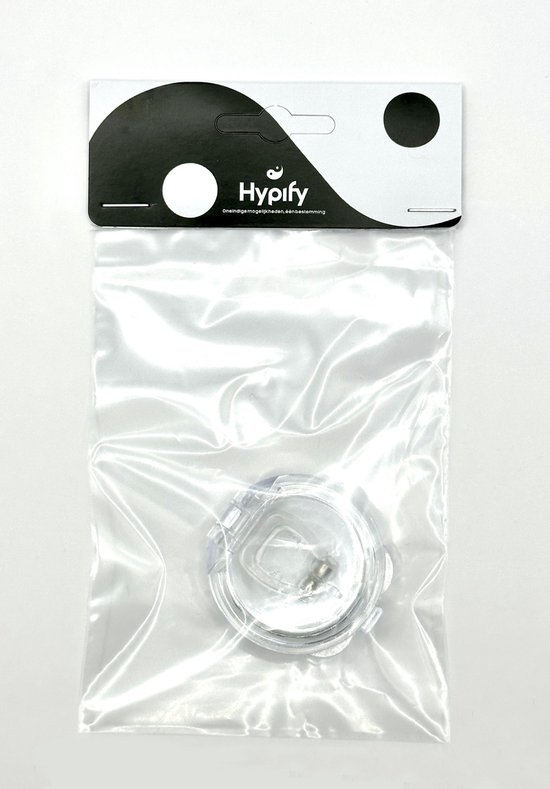 Een verpakking met het Hypify logo, een yin-yang symbool en de tekst 'Hypify'. Binnenin de verpakking bevindt zich een transparante neusclip.