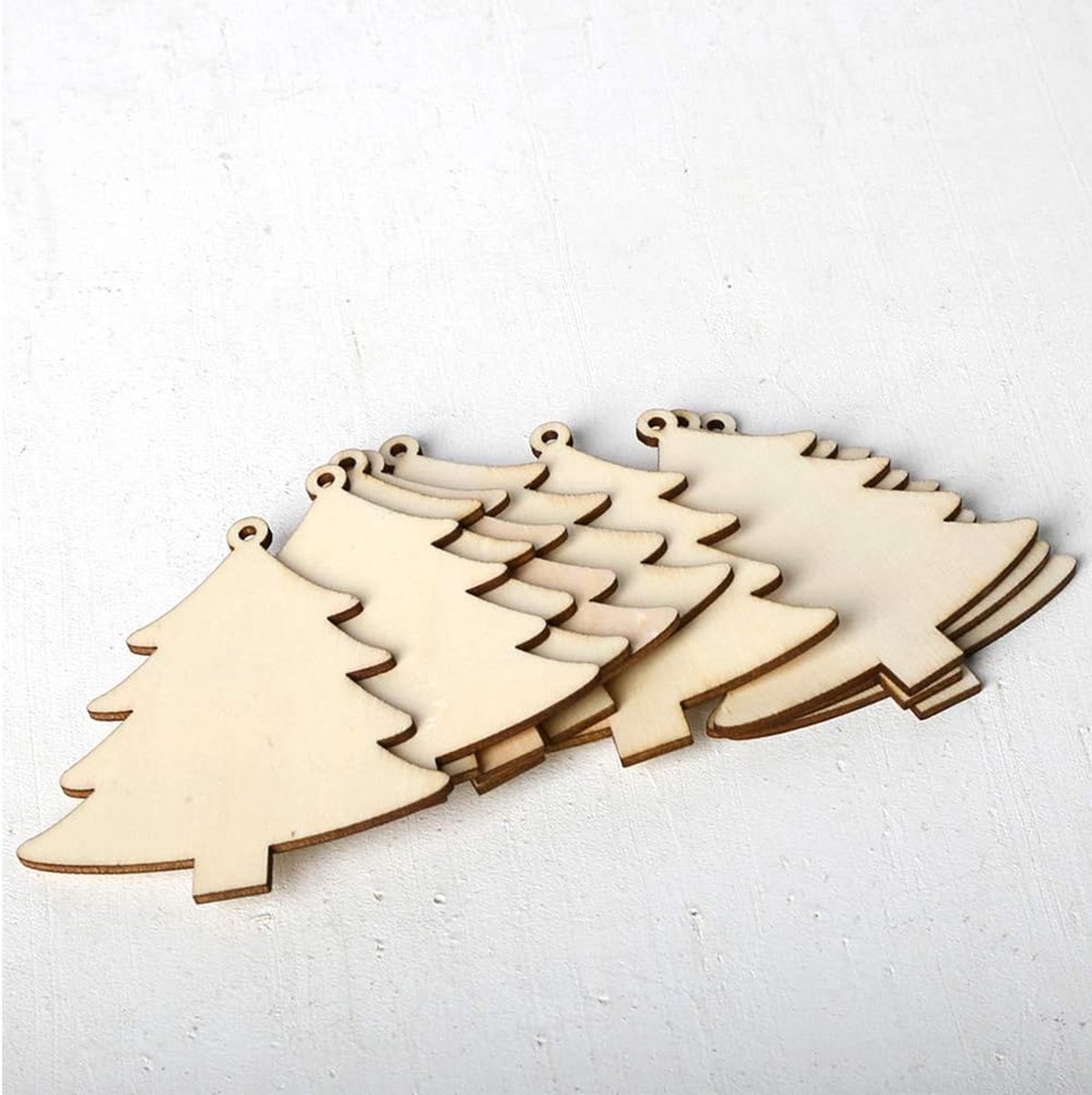 Boom hangdecoraties - 10 stuks - met bindtouw - Houten kerstdecoraties - Houten kerstballen - Kerst hangdecoraties - Kerstversiering - Kerstboom - Feesten - Vakantiefeesten - Home decor - Vorm: Kerstboom – foto 3