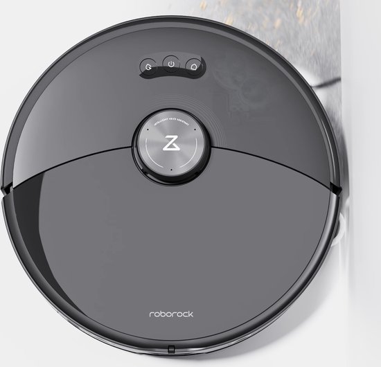 Zwarte ronde robotstofzuiger met zichtbare knoppen en 'roborock' logo, op witte achtergrond.