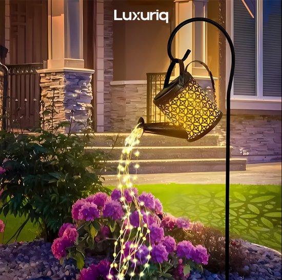 Foto: Luxuriq solar tuinverlichting met grondspies gieter stijl led buitenlamp