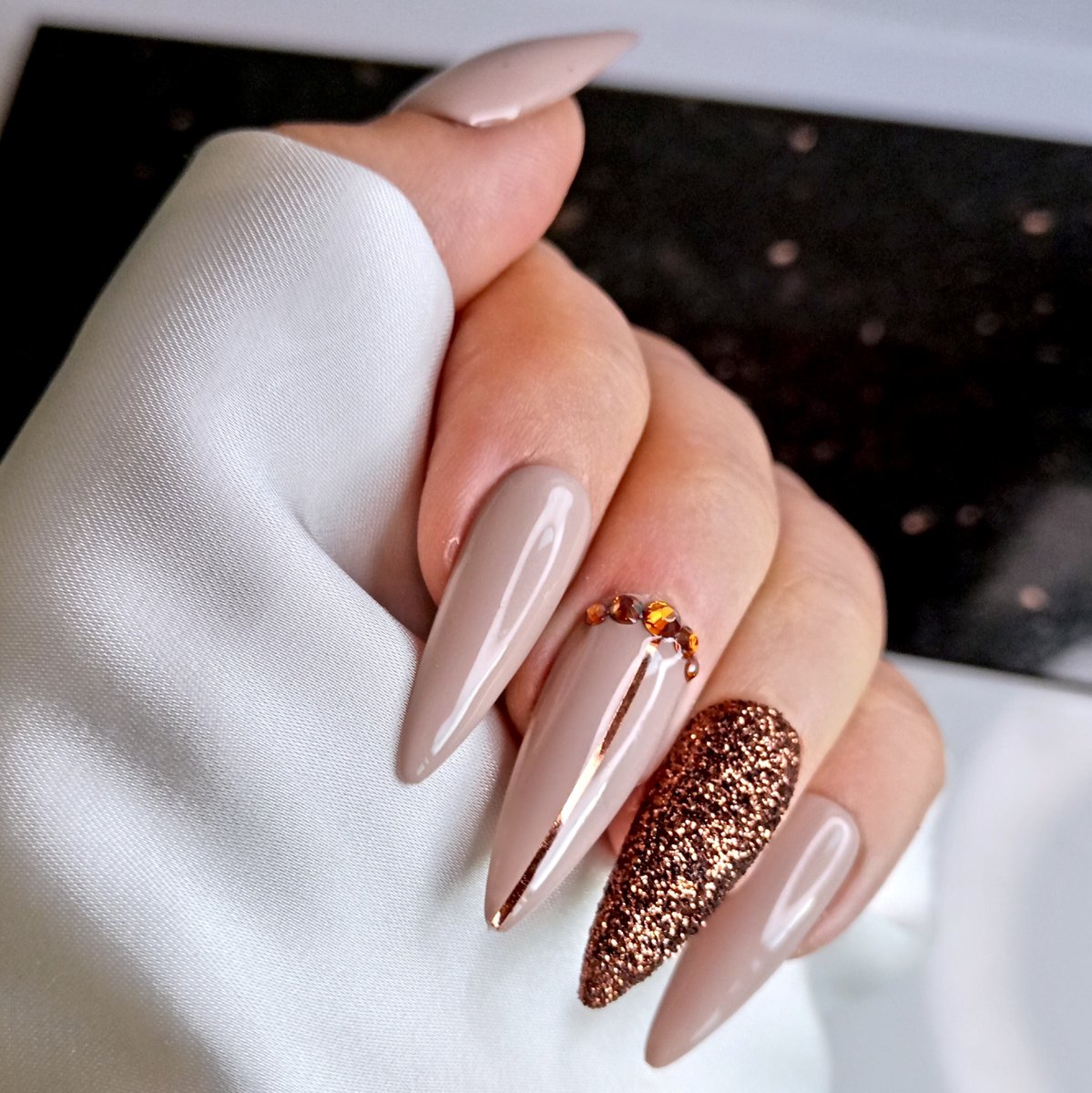 SD Press on Nails No. 128 Calma XL Stiletto Nude Copper Plaknagels Gelnagels Handgemaakte Nagels 20 stuks Cosplay Accessoires (gel)Nagellak Nagelstudio Nail Art Nagels met lijm XL Nageltips