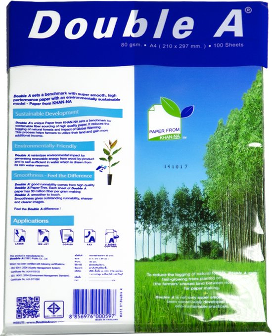 Double A A4 papier met afbeelding van bos en blauwe tekst. 80 gsm, 100 vellen.