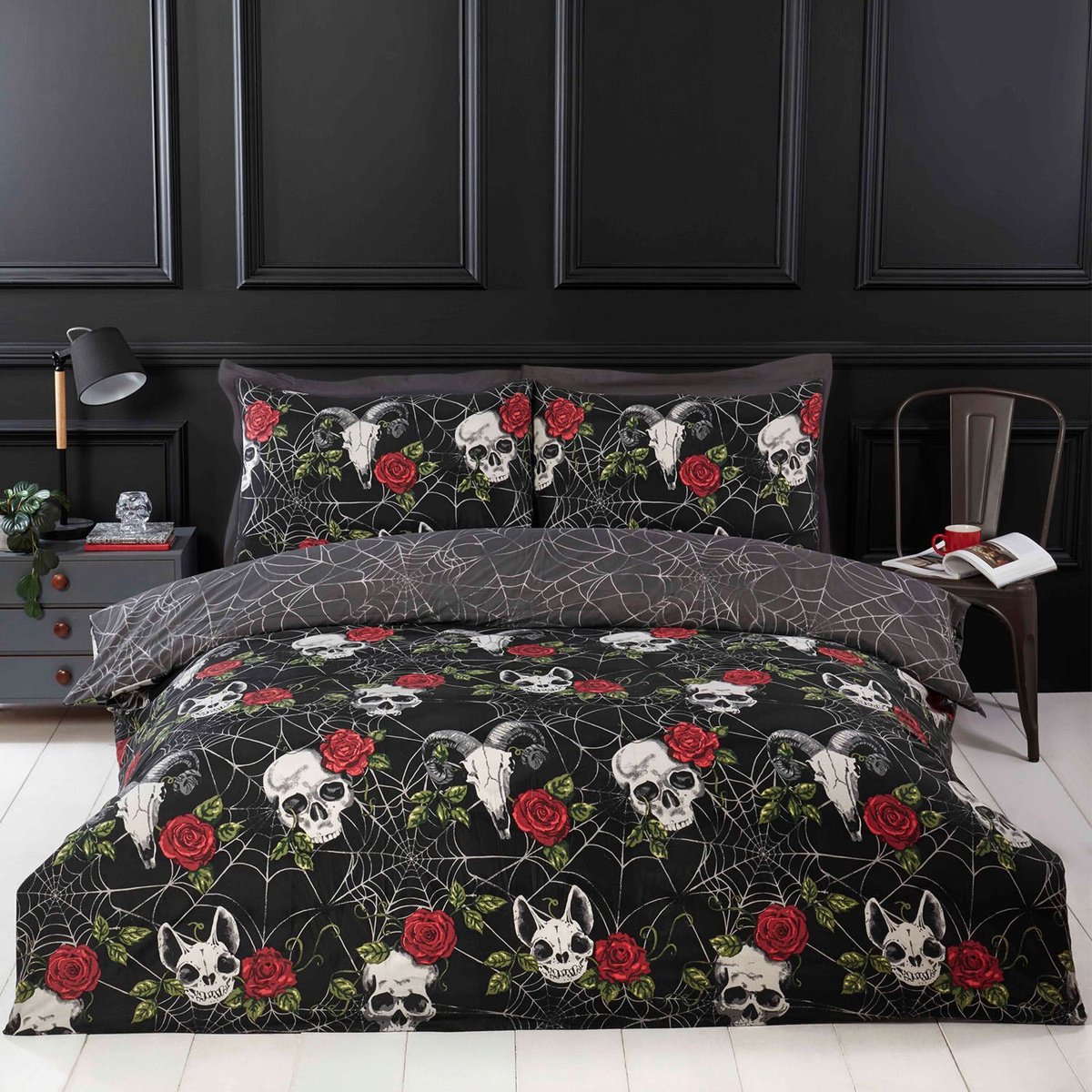 Skulls and Roses dekbedovertrek - lits jumeaux - Skulls & Roses dekbed - geschikt voor 240 x 200/220 cm.