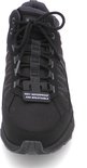 Vooraanzicht van zwarte waterdichte wandelschoen met veters en '100% WATERPROOF AND BREATHABLE' label.