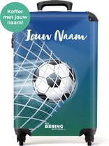 Bol.com NoBoringSuitcases.com® - Kindertrolley jongen voetbal - Kinderkoffer gepersonaliseerd jongens - Koffertje kind - Reiskof... aanbieding