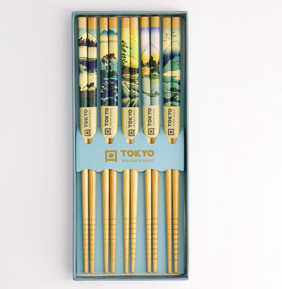 Set van vijf paar eetstokjes met Japanse landschappen en 'Tokyo Design Studio' print.