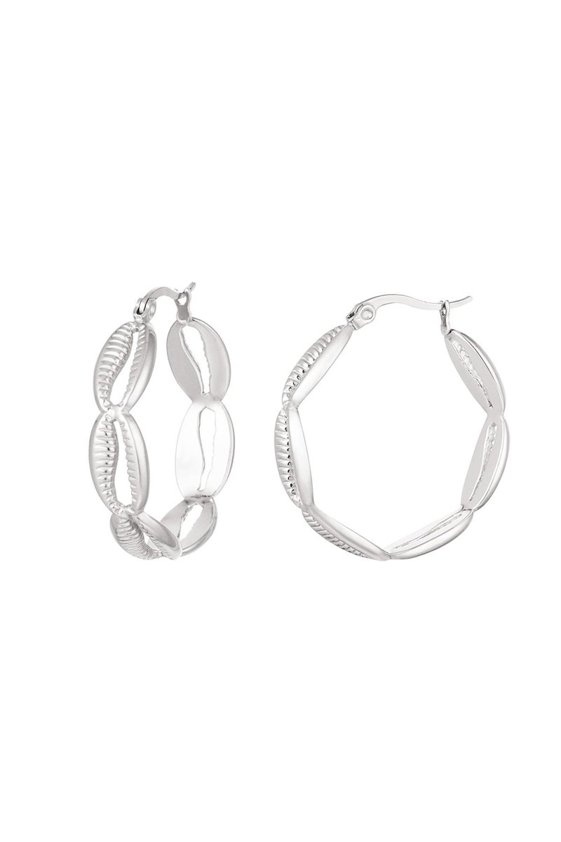 Shell hoop oorbellen - fanciy.nl - stainless steel - nikkel vrij - waterproof - zilver - earrings - oorbellen - hoop - hoops - summer - shell - schelpen -
