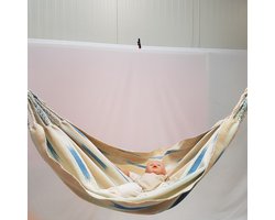 Product: Prachtige, unieke Babyhangmat Guanabana #4. Handgeweven en met natuur verf gekleurd. Kleurstoffen uit planten, wortels en schors, die in de katoendraad worden ingekookt. Zon en waterbestendig, van het merk 