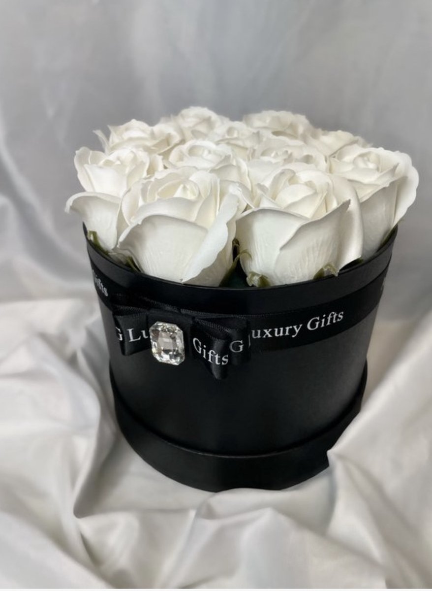 AG Luxurygifts flowerbox - rozen box - rozen - Kerst cadeau - luxe - cadeau - Valentijnsdag - liefde - Moederdag - soap roses -