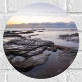 Muursticker Cirkel - Stenen - Water - Wolken - 30x30 cm Foto op Muursticker