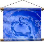 Textielposter - Waterdruppel in Blauw Water - 40x30 cm Foto op Textiel
