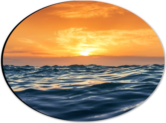 Dibond Ovaal - Golvende Golven bij Zonsondergang - 28x21 cm Foto op Ovaal (Met Ophangsysteem)