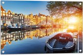 Tuinposter – Zonnestralen over de Grachten van Amsterdam Vol met Boten - 75x50 cm Foto op Tuinposter (wanddecoratie voor buiten en binnen)