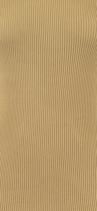 Detail van de camel coltrui met verticale ribbels.