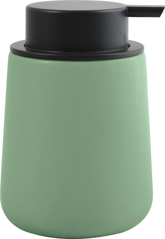Groene keramieken zeepdispenser met zwarte pomp.