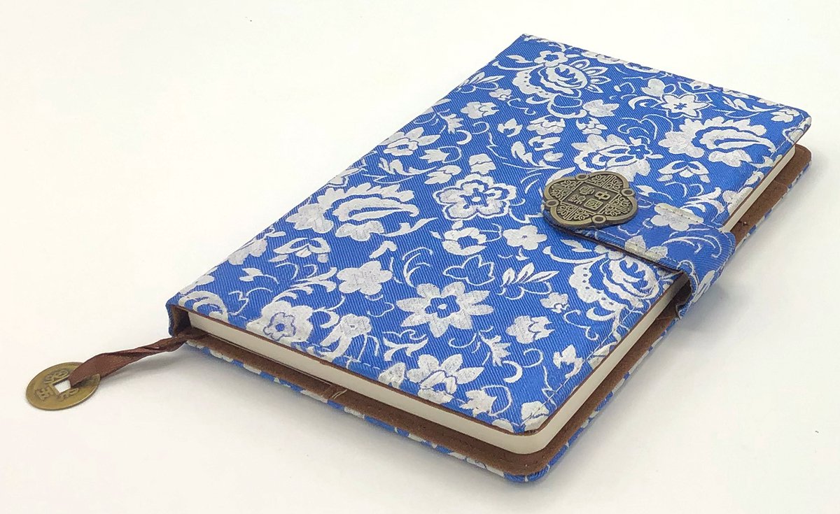 Dagboek -Notebook Chinese Yun Brocade - Journal - White Flower - Hardcover met magneet slot - 22 x 15 cm.